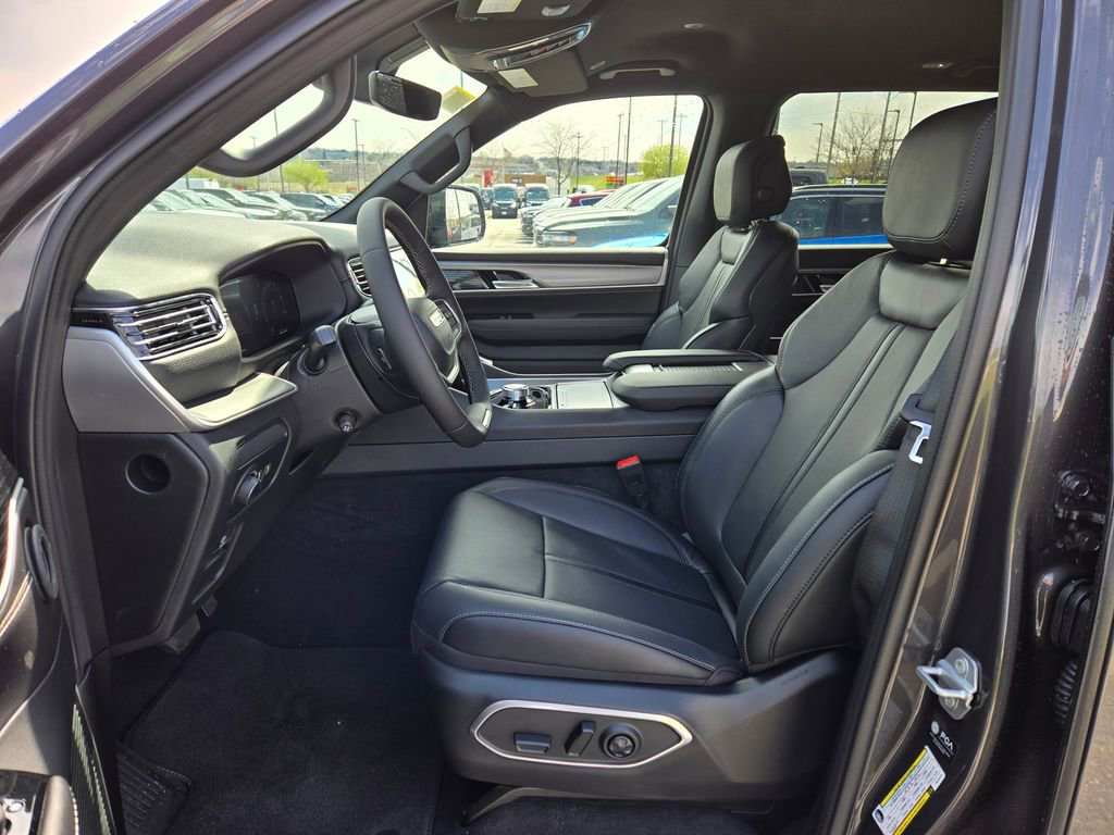 New 2026 Jeep Grand Wagoneer Limited AWD/4WD image 13