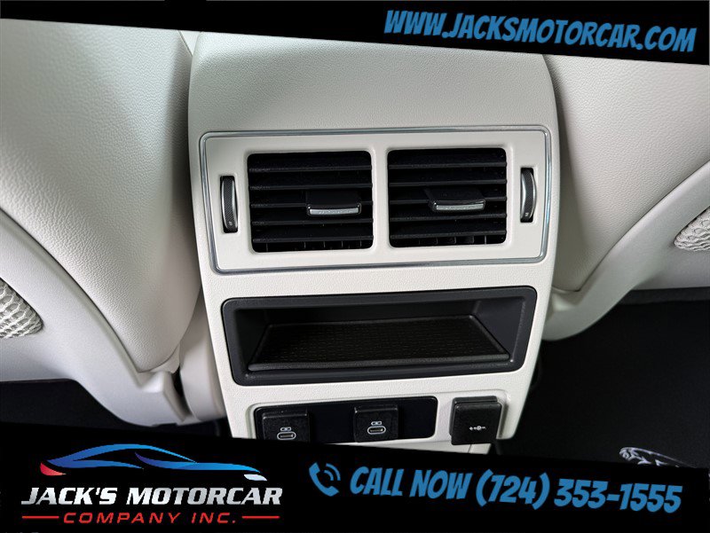 Used 2024 Jaguar F-PACE R-Dynamic S image 19