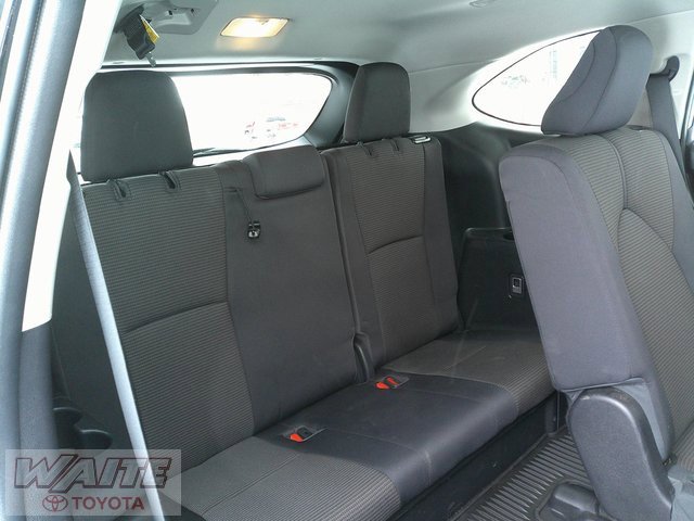 Certified 2022 Toyota Highlander LE image 28