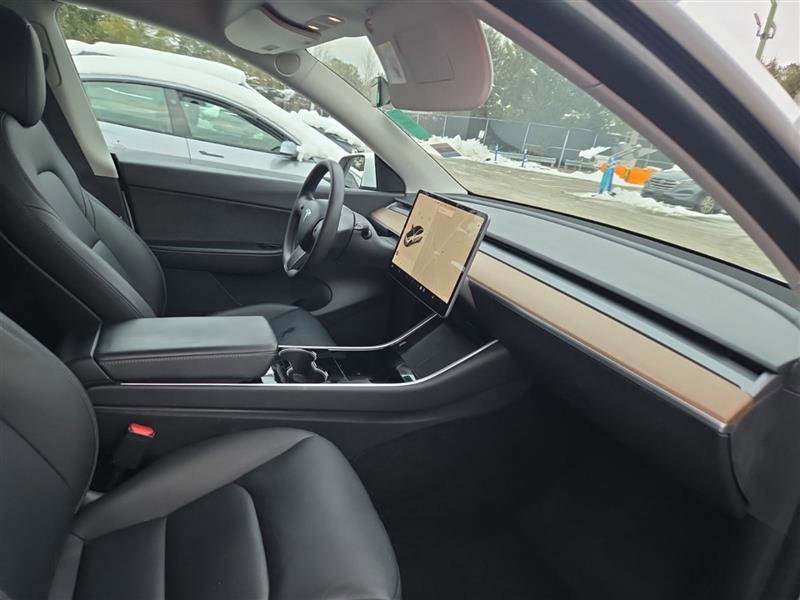 Used 2020 Tesla Model Y Long Range image 8