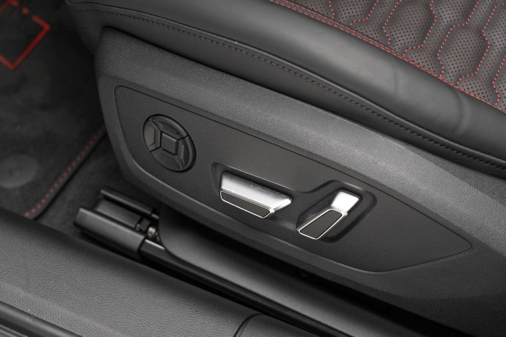 Used 2025 Audi RS 6 performance image 16