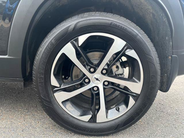 Used 2025 Chevrolet Trax RS w/ Sunroof Package FWD image 4