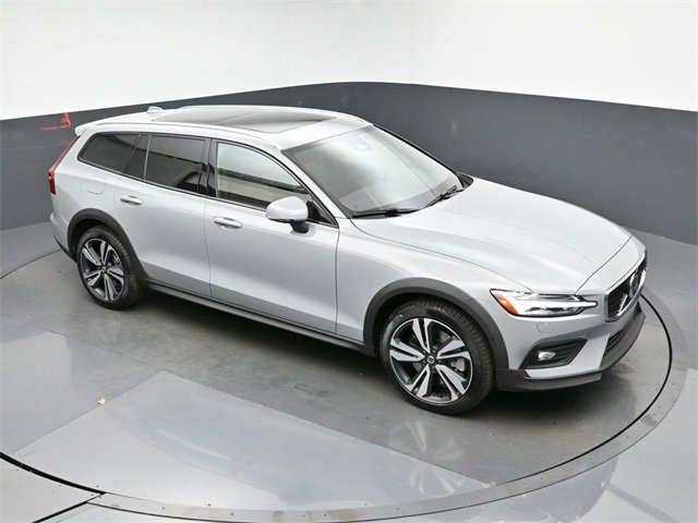 New 2026 Volvo V60 B5 Cross Country Plus w/ Protection Package Premier image 45