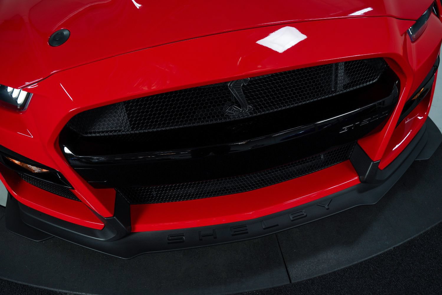 Used 2021 Ford Mustang Shelby GT500 w/ Carbon Fiber Handling Package RWD image 15
