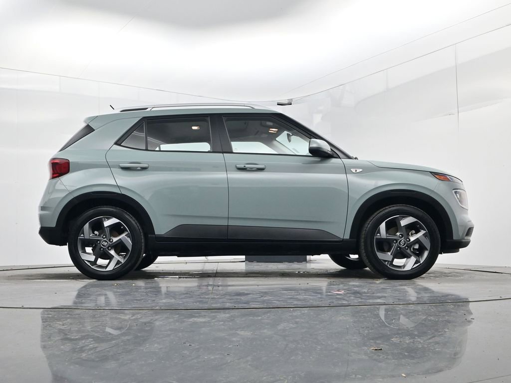 Used 2025 Hyundai Venue SEL image 51