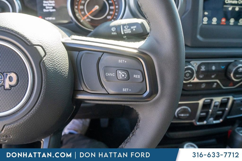 Used 2023 Jeep Gladiator Sport image 13