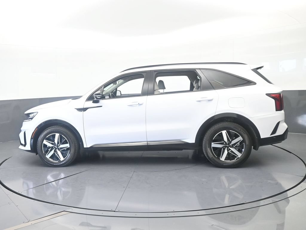 Used 2023 Kia Sorento S w/ Panoramic Sunroof Package FWD image 3