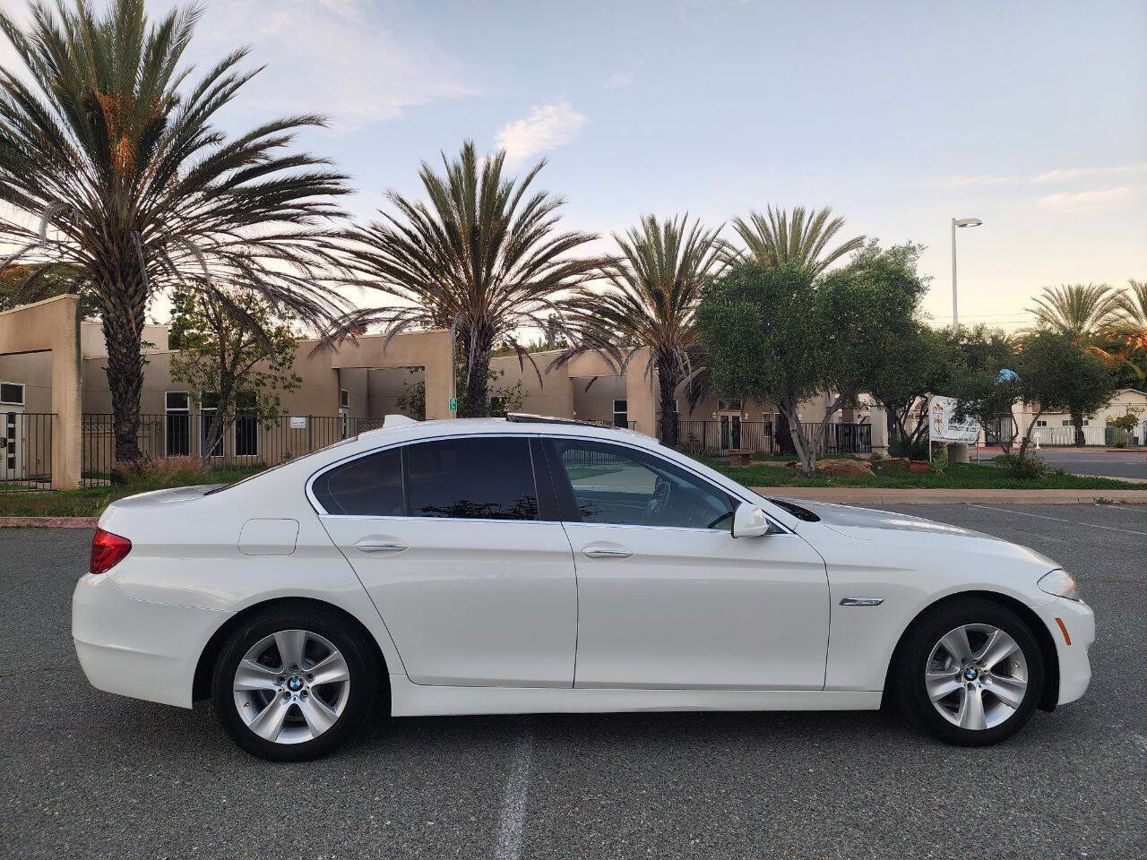 Used 2012 BMW 528i Sedan RWD image 5
