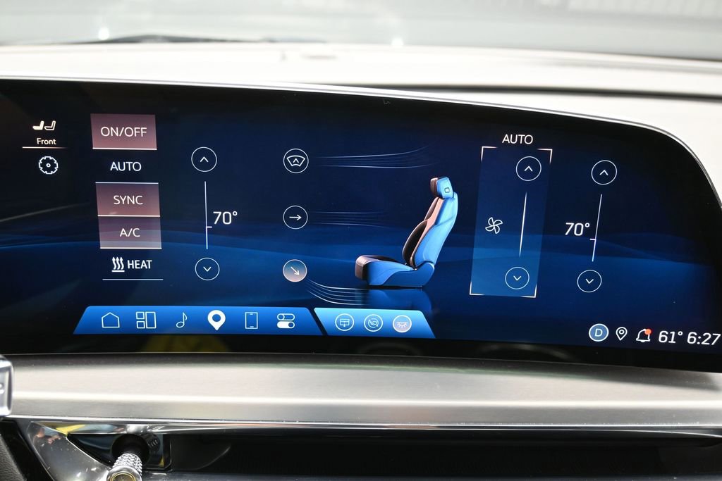 Used 2024 Cadillac Lyriq Luxury AWD/4WD image 25