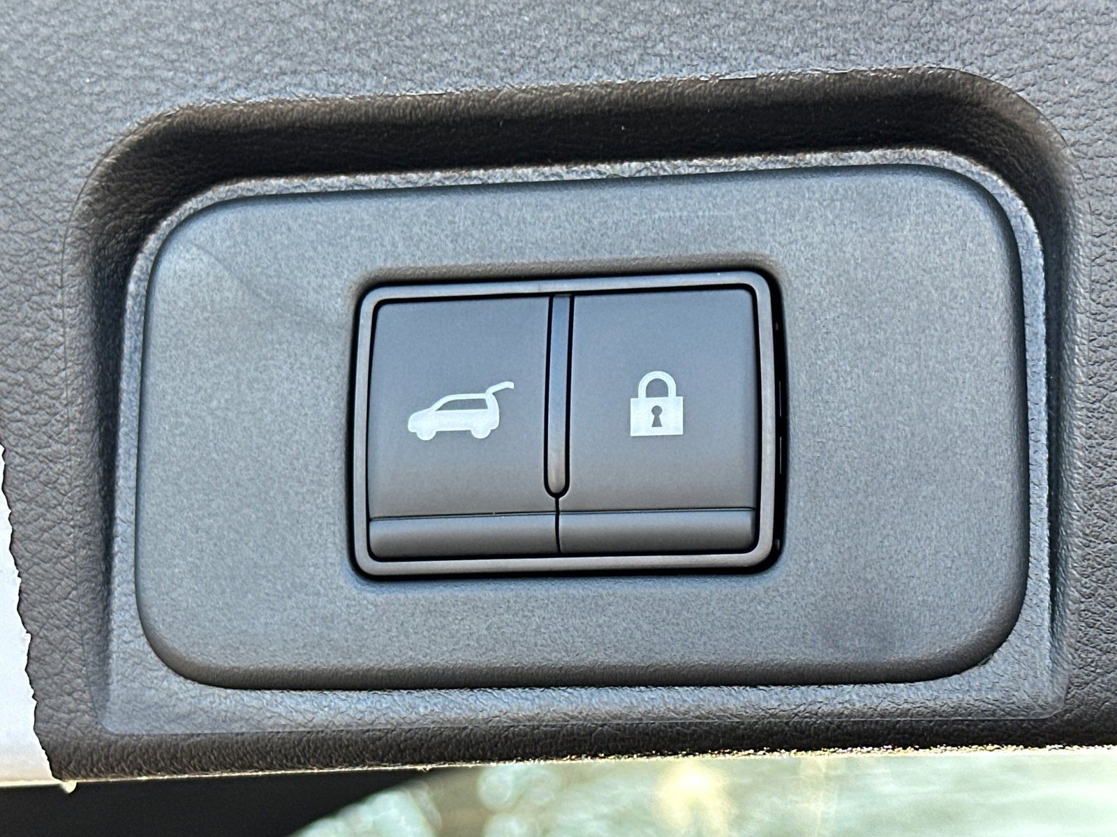 New 2026 Nissan Rogue SV image 18