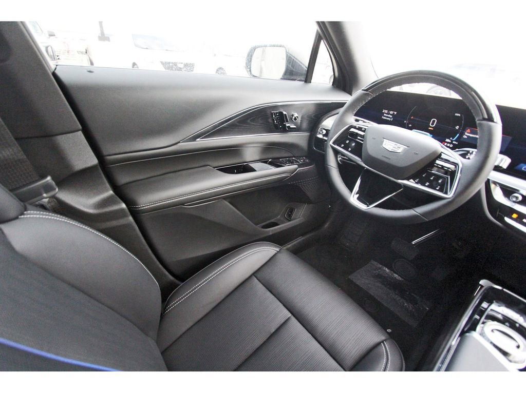 New 2026 Cadillac Lyriq Luxury image 8