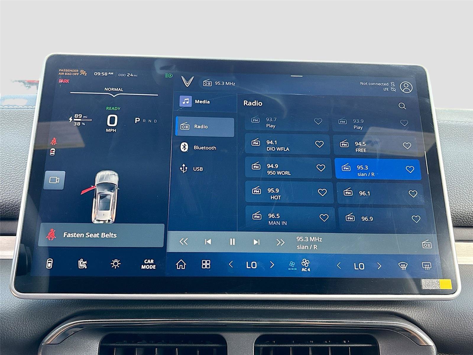 New 2025 VinFast VF 8 Plus AWD/4WD image 14