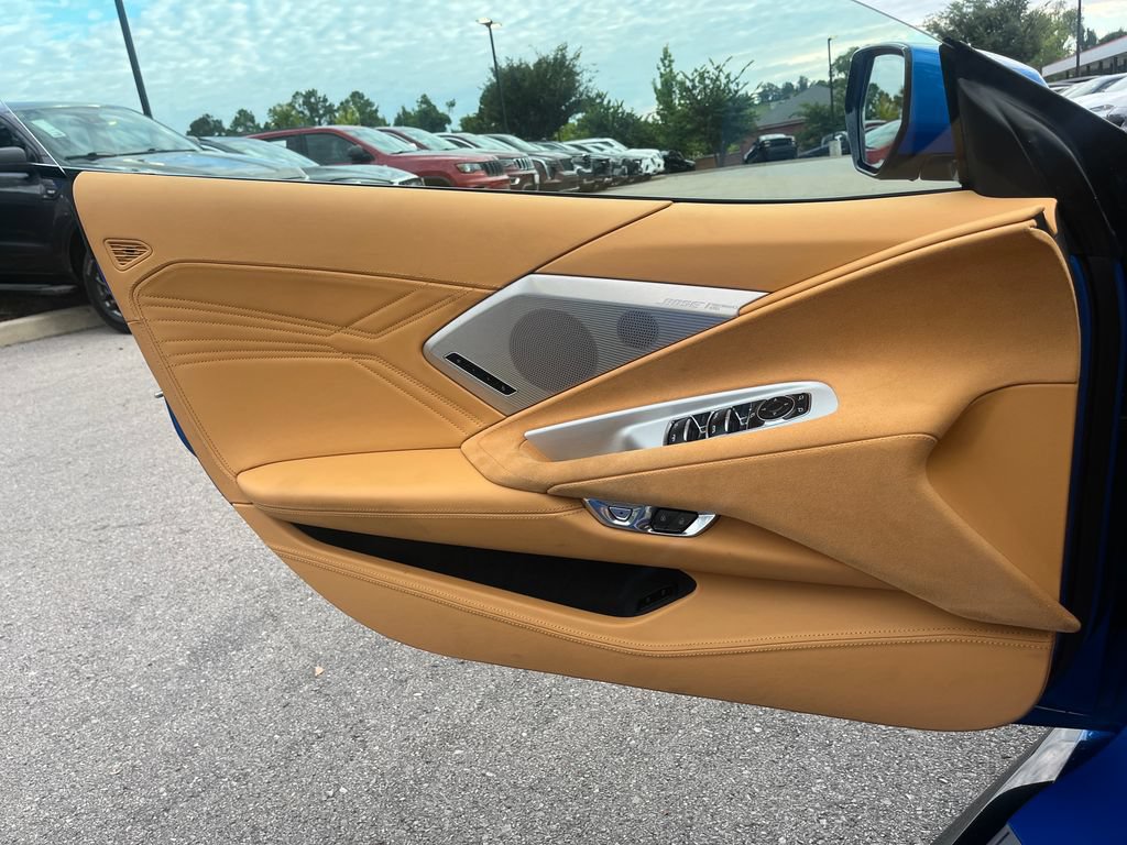 Used 2025 Chevrolet Corvette Z06 RWD image 10