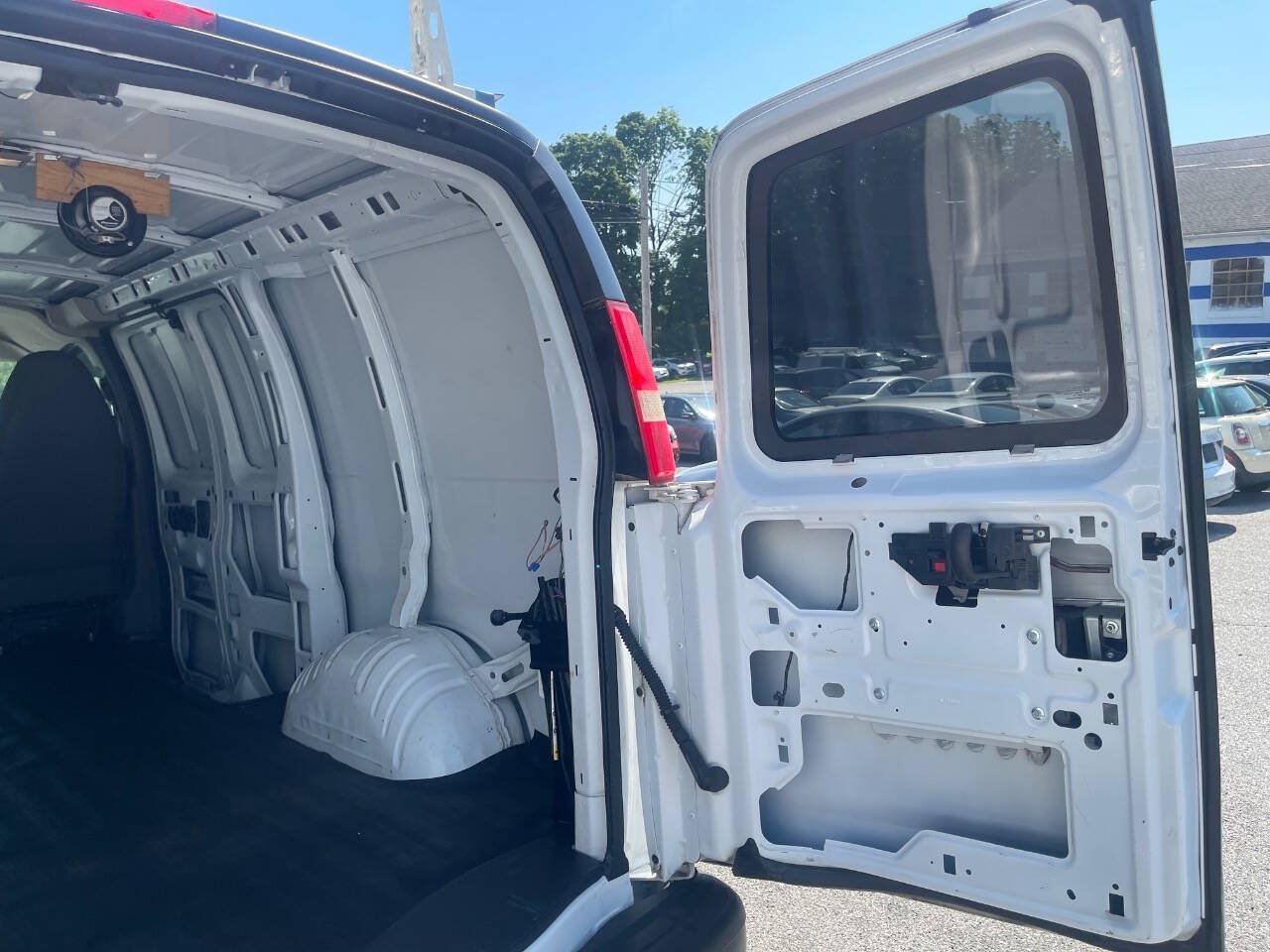 Used 2012 Chevrolet Express 1500 RWD image 20