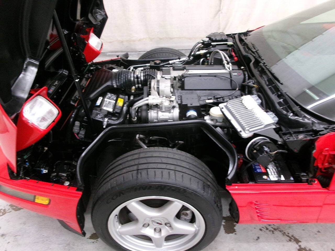 Used 1995 Chevrolet Corvette Convertible RWD image 29