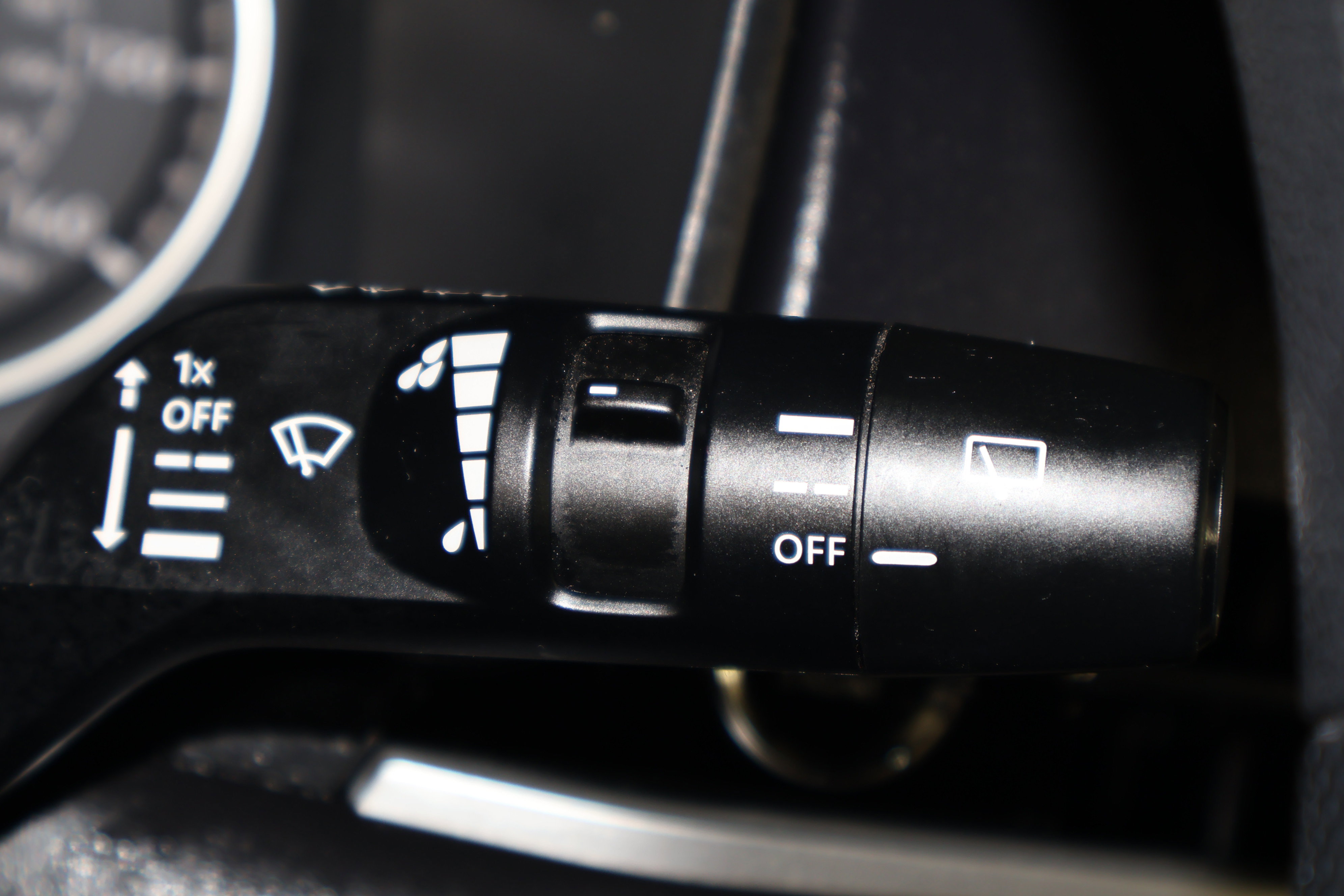 Used 2023 Mitsubishi Outlander ES AWD/4WD image 23