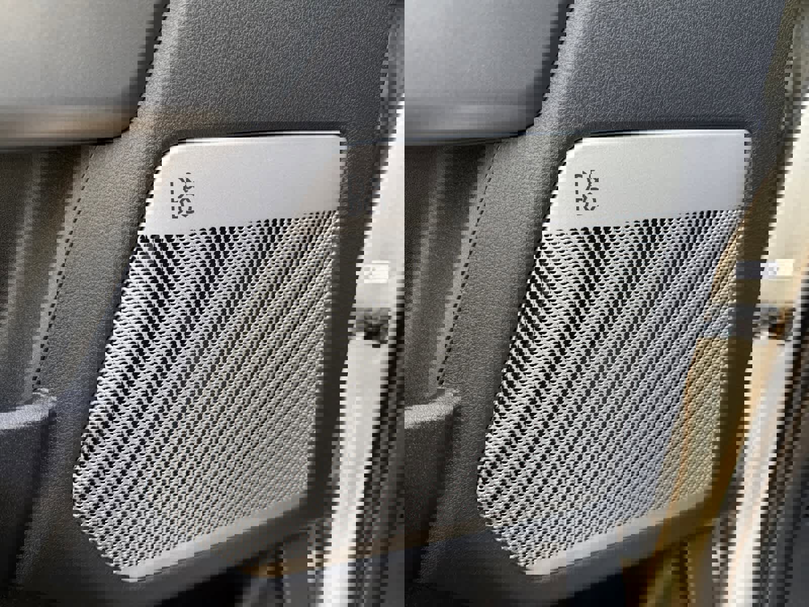 Used 2023 Ford F350 Lariat w/ FX4 Off-Road Package image 24