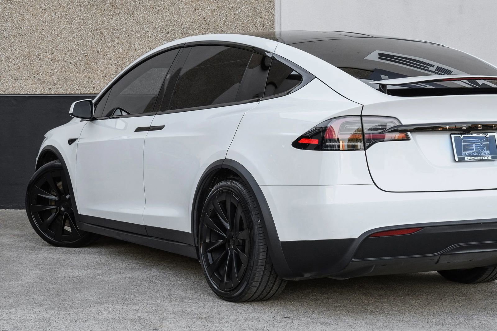 Used 2023 Tesla Model X Plaid image 17