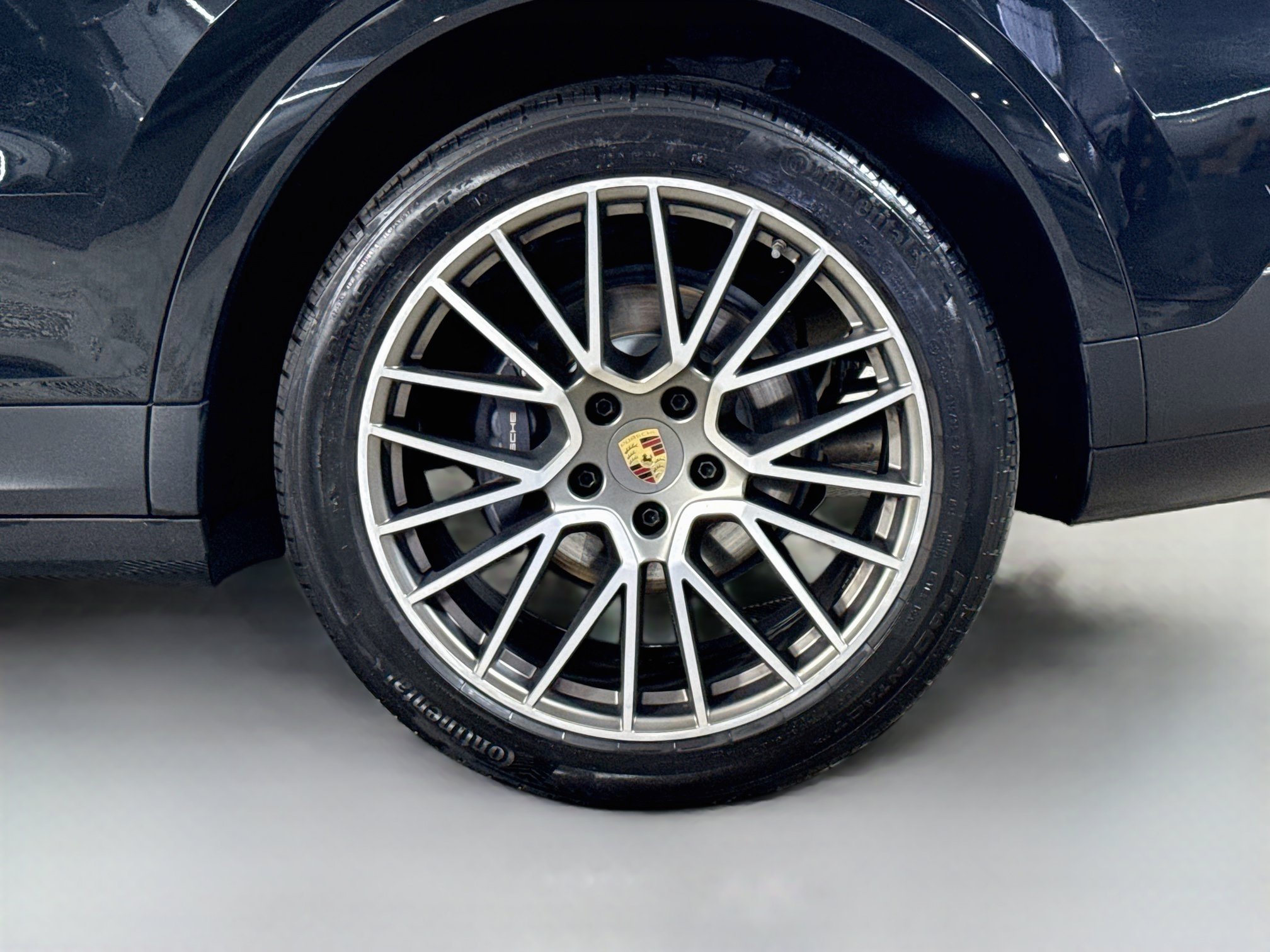 Used 2023 Porsche Cayenne Platinum Edition AWD/4WD image 37