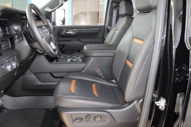 Used 2025 GMC Sierra 2500 AT4 image 25