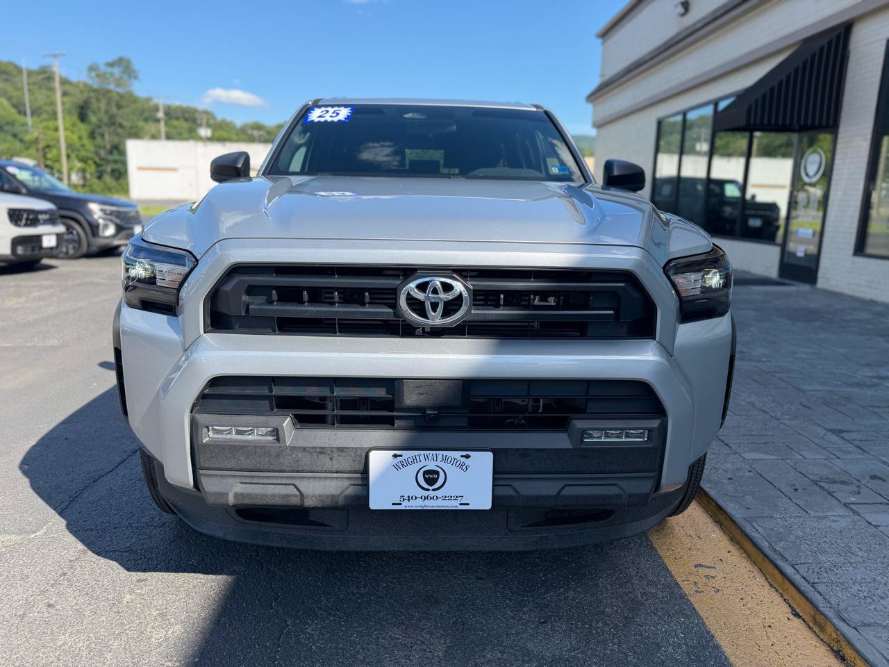 Used 2025 Toyota 4Runner SR5 AWD/4WD image 7