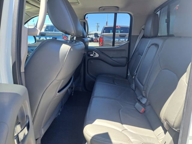 Used 2016 Nissan Frontier SL w/ Moonroof Package AWD/4WD image 15