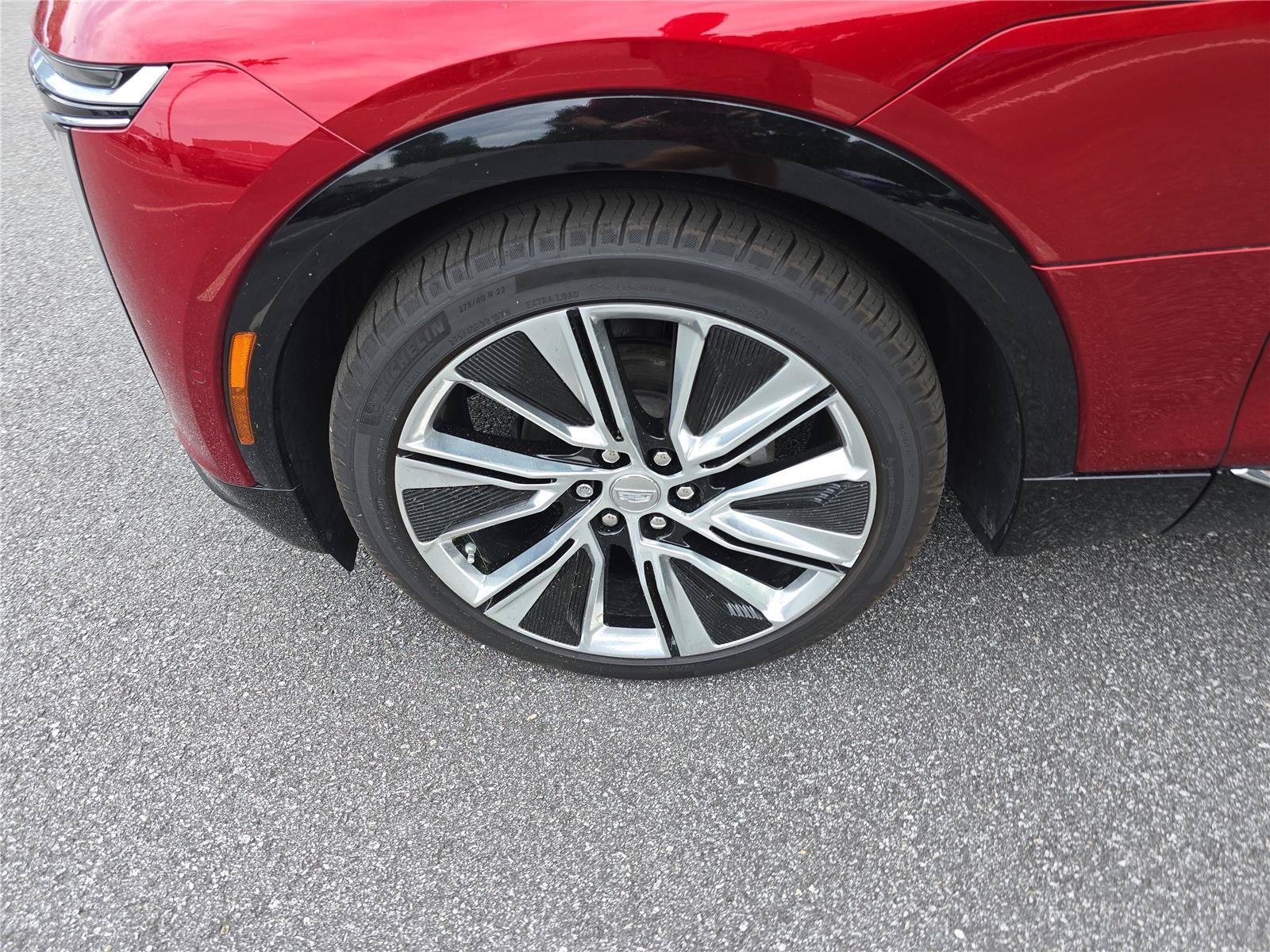Used 2025 Cadillac Lyriq Luxury w/ LPO, Floor Liner Package AWD/4WD image 10