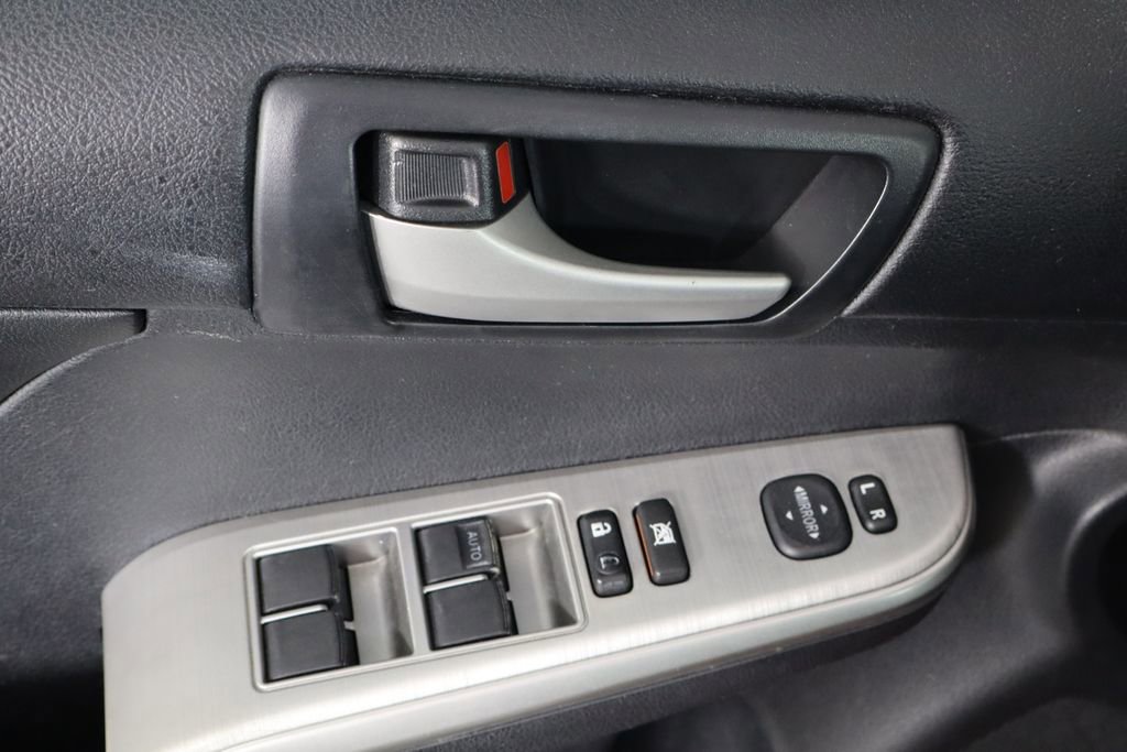 Used 2014 Toyota Camry SE FWD image 20