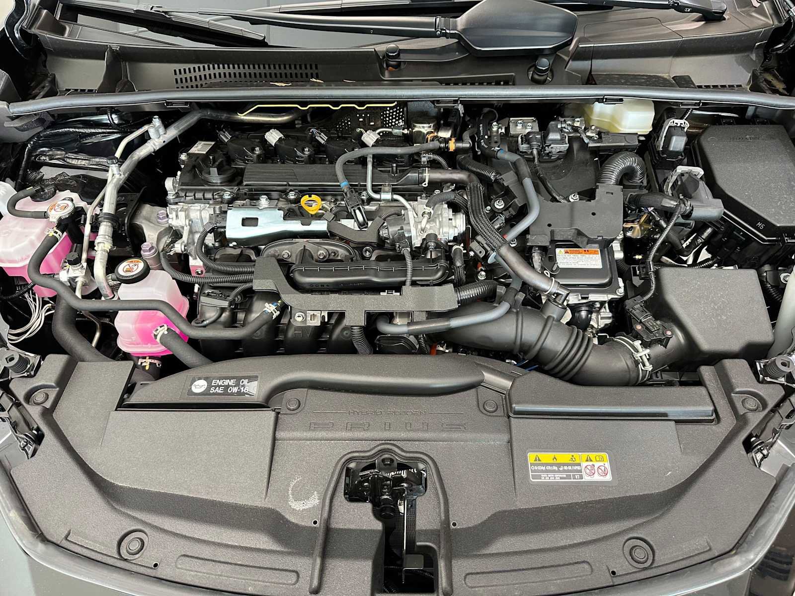 Used 2025 Toyota Prius XLE AWD/4WD image 9