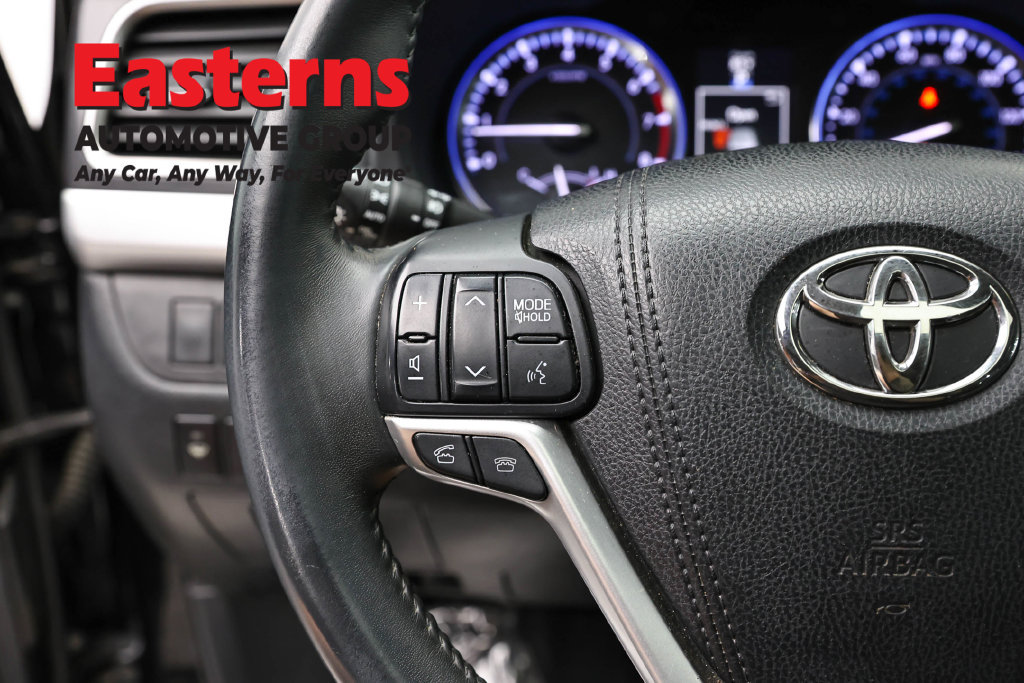 Used 2016 Toyota Highlander XLE AWD/4WD image 17