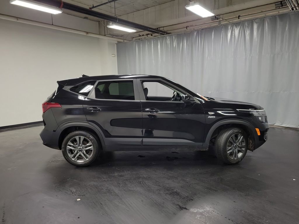Used 2022 Kia Seltos LX AWD/4WD image 9