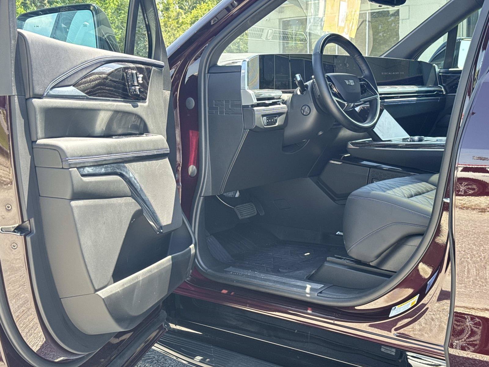 Used 2026 Cadillac Escalade IQ Luxury 1 w/ LPO, Floor Liner Package AWD/4WD image 13
