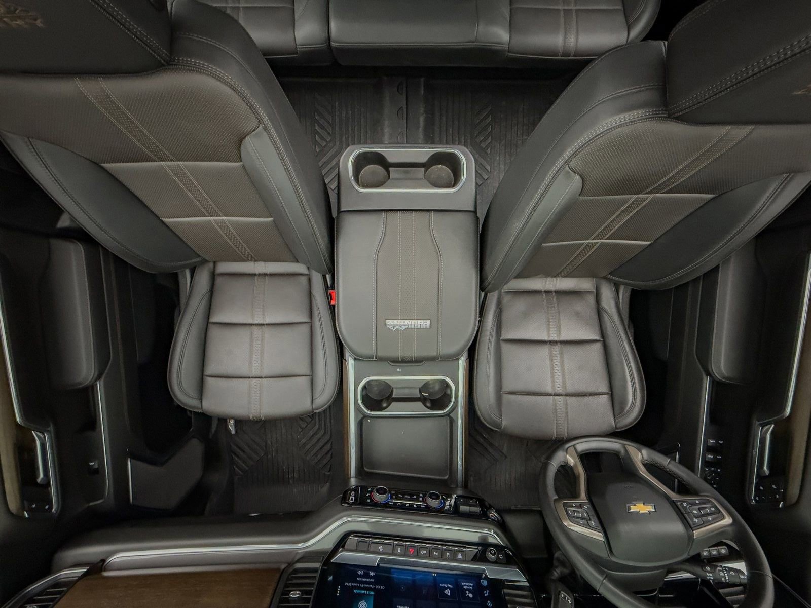 Used 2024 Chevrolet Silverado 2500 High Country w/ High Country Premium Package image 8