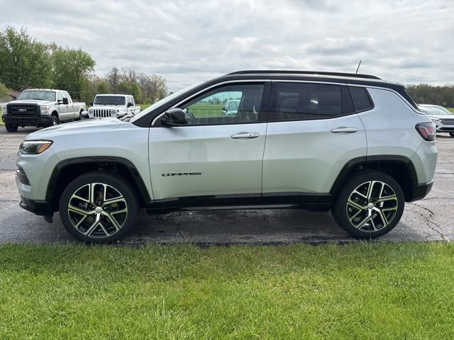 Used 2024 Jeep Compass Limited w/ Elite Group AWD/4WD image 10