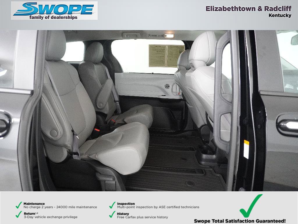 Used 2025 Toyota Sienna XLE image 10