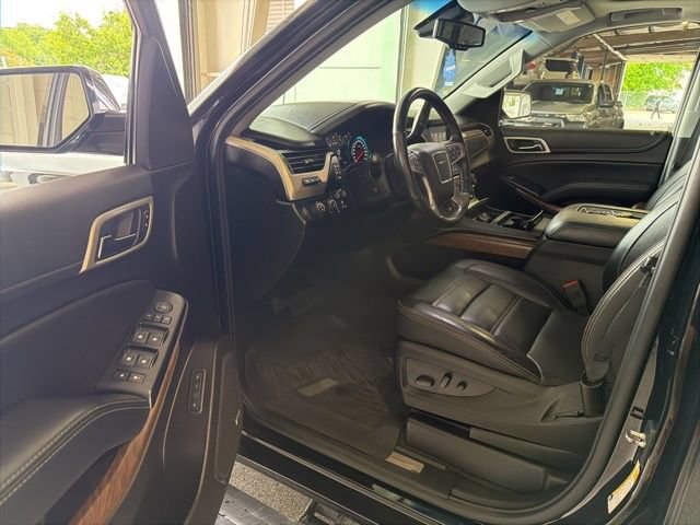 Used 2019 GMC Yukon Denali w/ Denali Ultimate Package AWD/4WD image 5