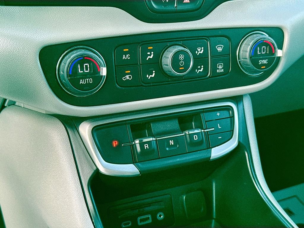 Used 2023 GMC Terrain SLT w/ Infotainment Package II FWD image 19