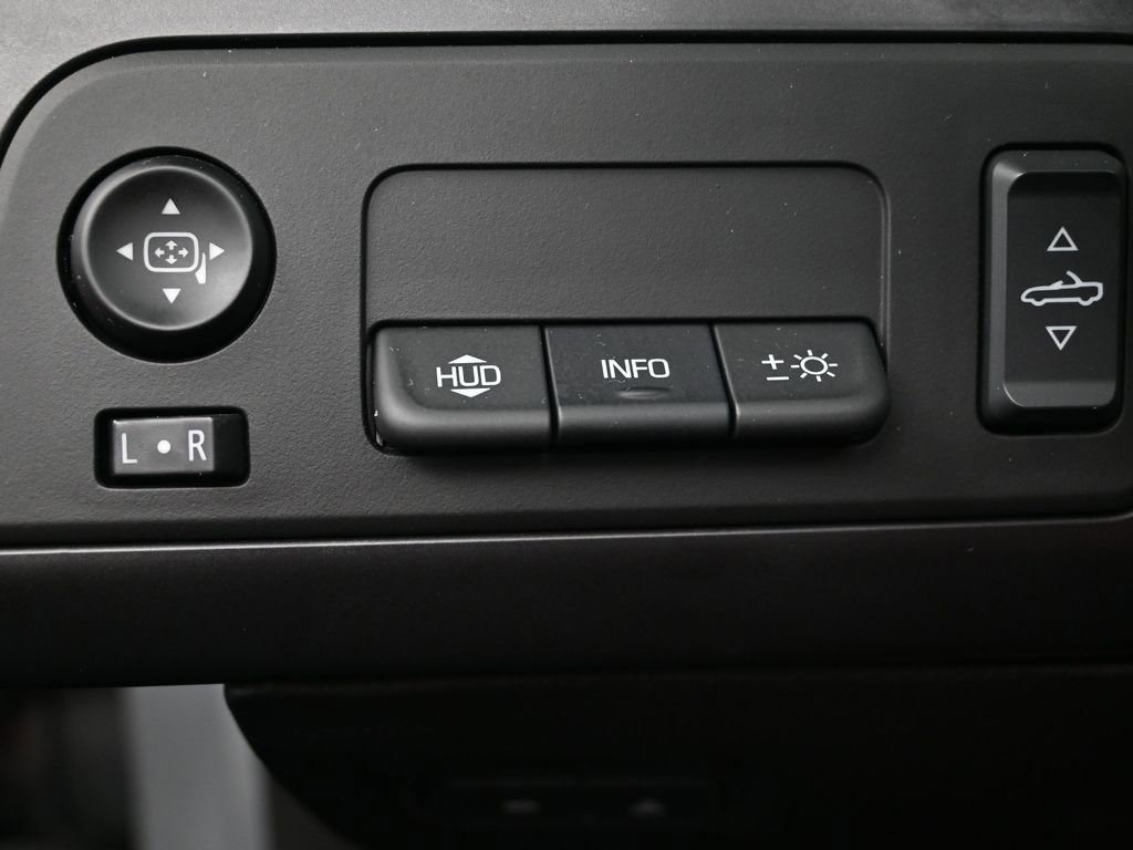 Used 2015 Chevrolet Corvette Z06 w/ 3LZ Preferred Equipment Group image 22