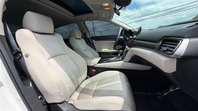 Used 2018 Honda Accord EX image 35