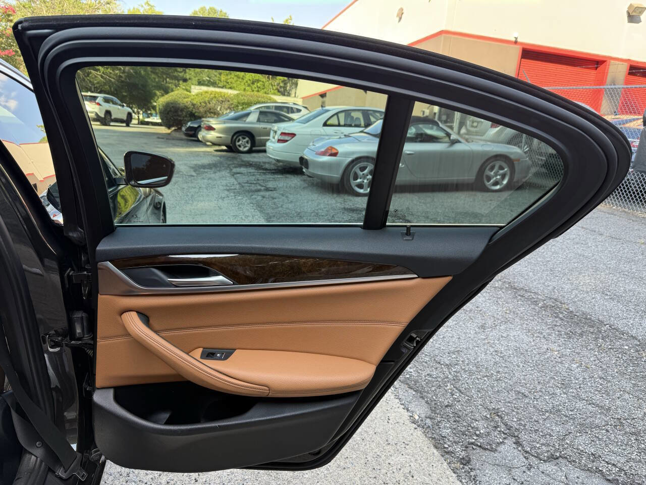Used 2019 BMW 530i w/ Luxury Package RWD image 39