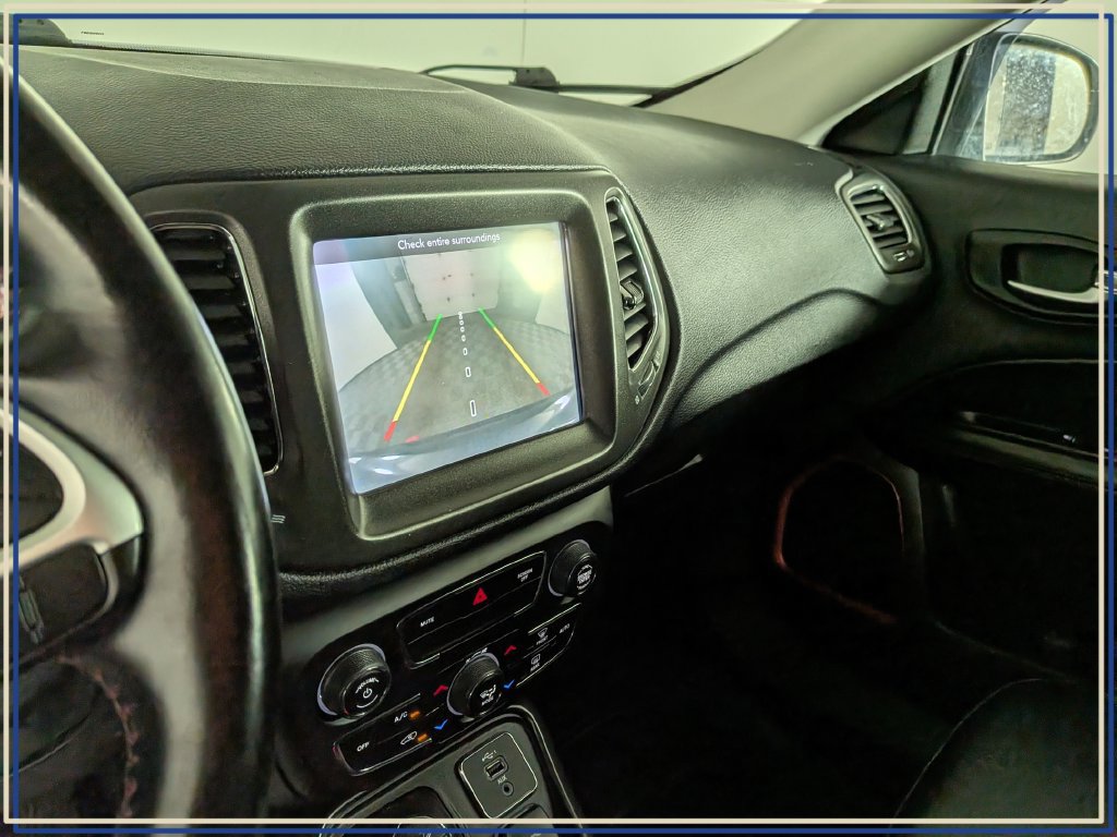 Used 2020 Jeep Compass Trailhawk w/ Leather Interior Group AWD/4WD image 25