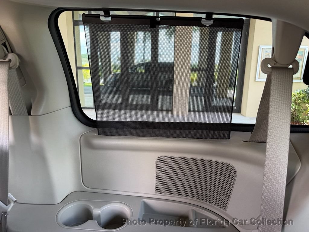 Used 2013 Chrysler Town & Country Limited w/ Luxury Group FWD image 58