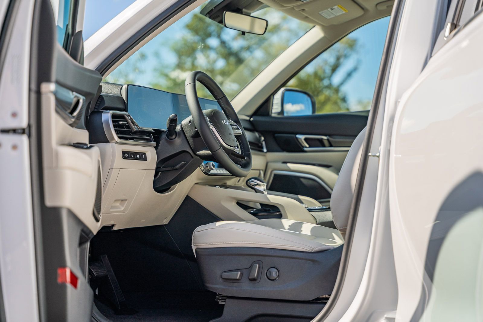 New 2025 Kia Telluride S image 13