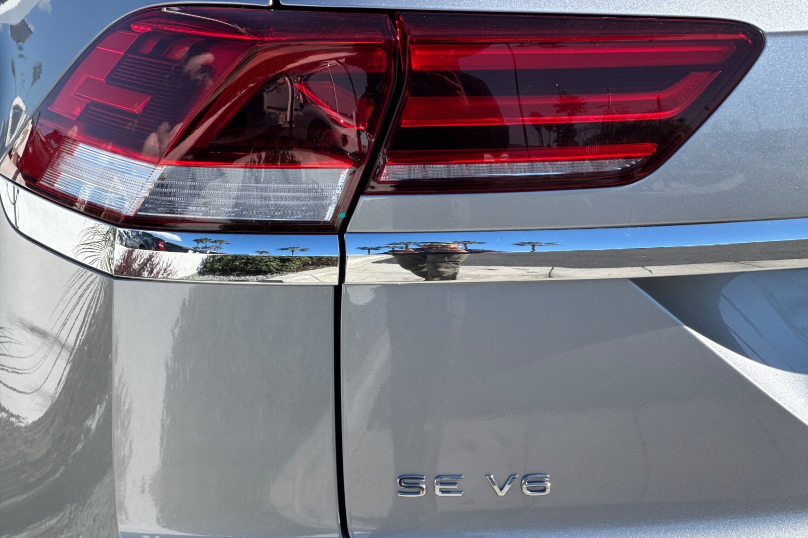 Certified 2022 Volkswagen Atlas Cross Sport SE image 28