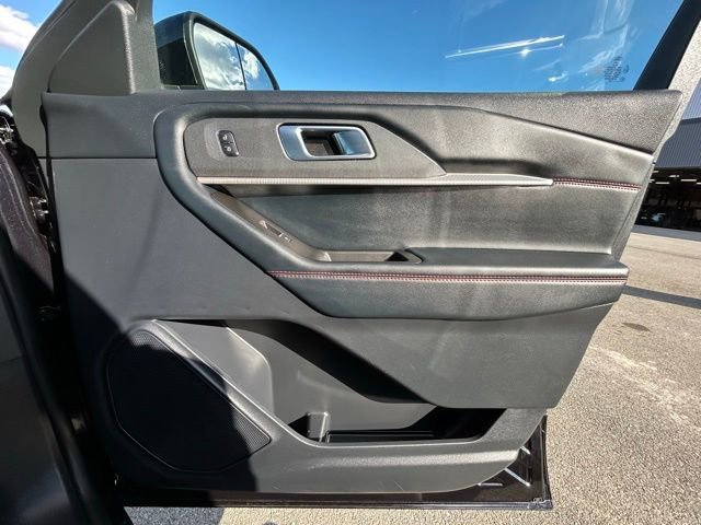 Used 2025 Ford Explorer ST-Line image 38