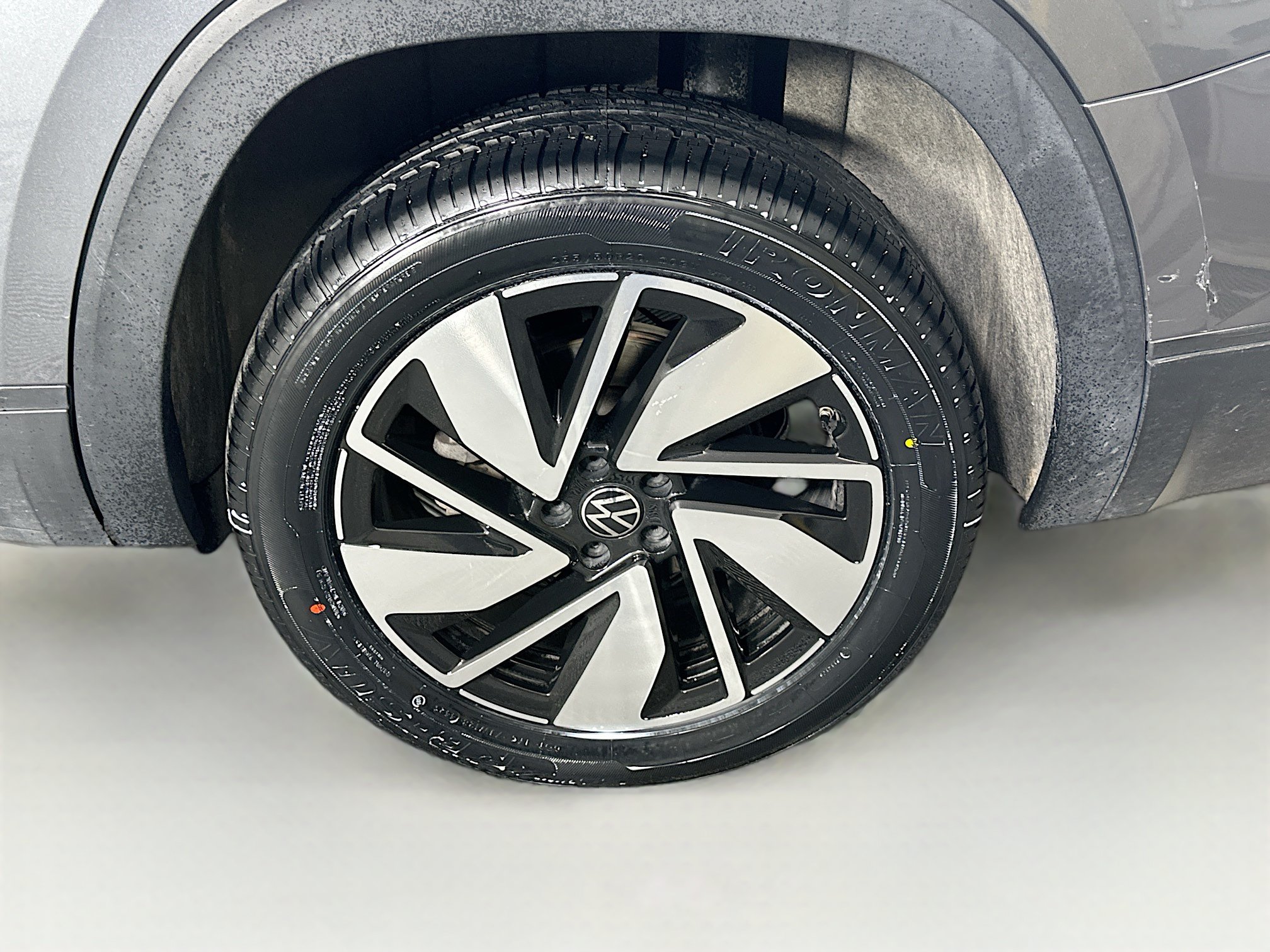 Used 2025 Volkswagen Atlas SE AWD/4WD image 11