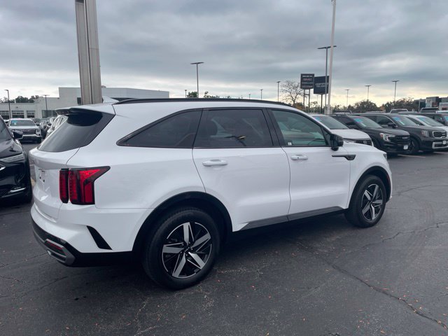 Used 2023 Kia Sorento EX w/ Panoramic Sunroof Package FWD image 2