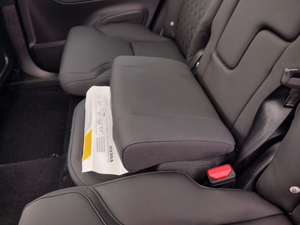 New 2026 Volvo XC90 B6 Plus w/ Protection Package Premier image 23