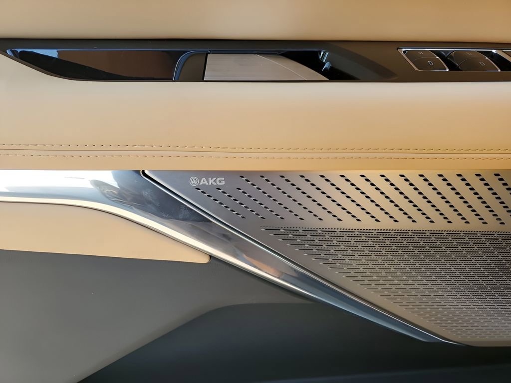 New 2026 Cadillac Escalade IQ Sport 2 w/ LPO, ONYX Package image 31