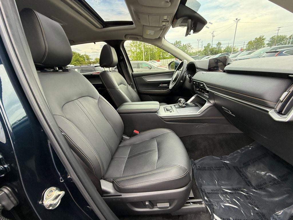 Used 2024 MAZDA CX-90 3.3 Turbo w/ Preferred Plus AWD/4WD image 28